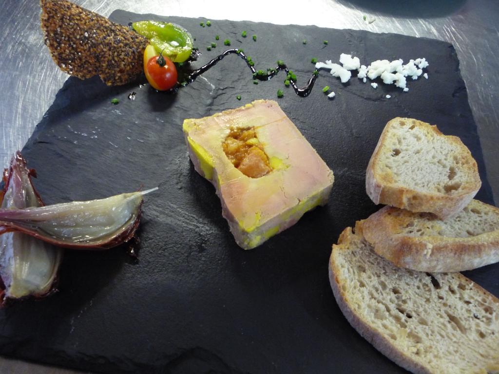 Hotel Logis Restaurant Planes 3*
