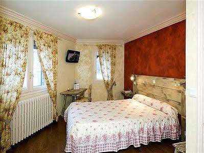 Hotel Logis Restaurant Planes 3*